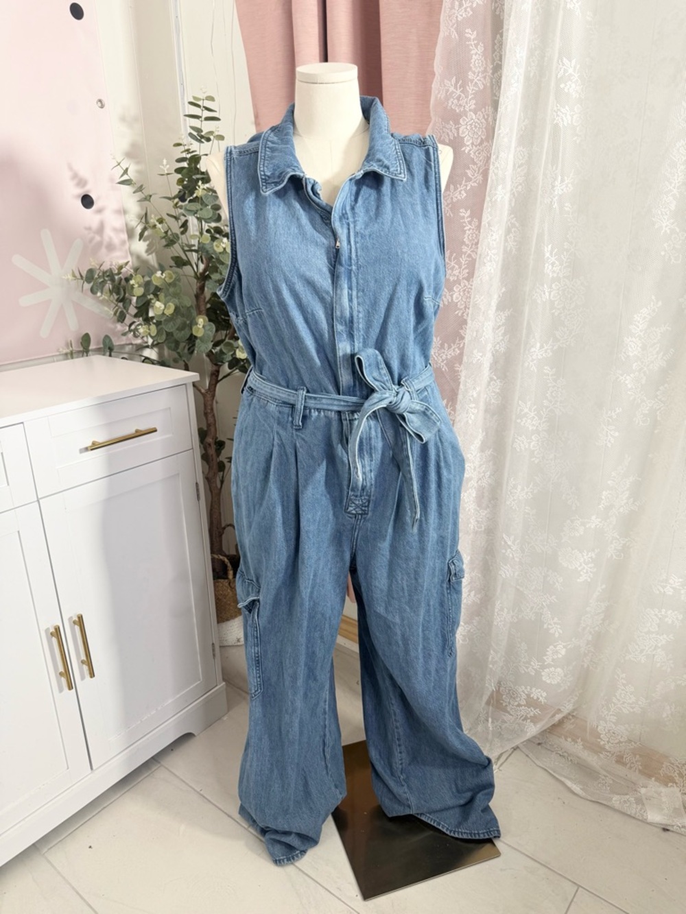 Universal Thread Light Blue Denim Sleeveless Jumpsuit with Waist Tie BIN#20